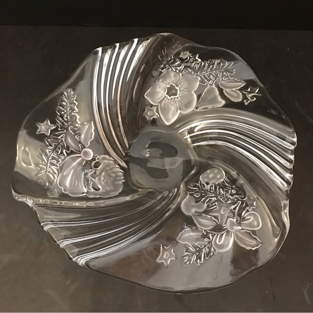 Mikasa Christmas Medley glass crystal bon bon candy plate dish bowl 9 inches